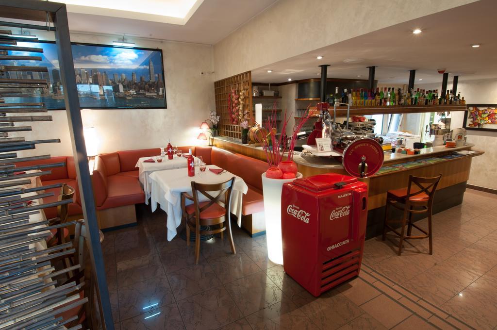 Hotel Bahnhof Haus К'яссо Екстер'єр фото