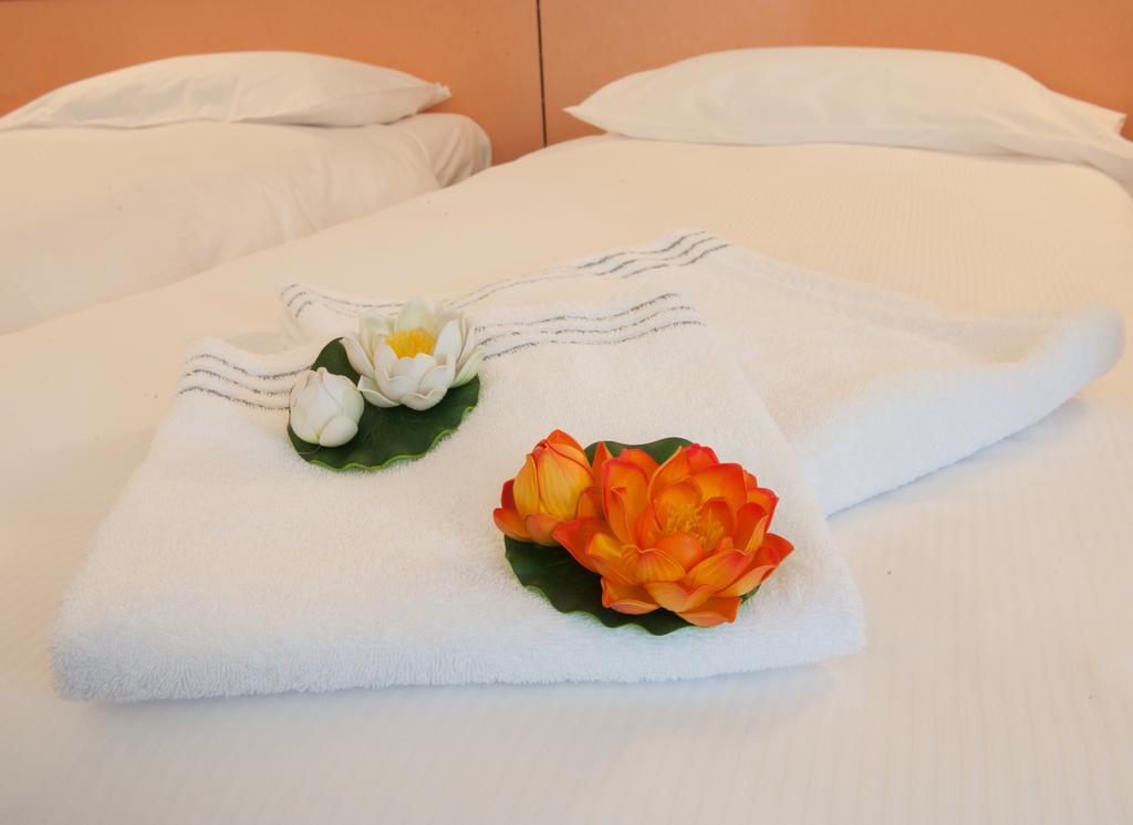 Hotel Bahnhof Haus К'яссо Екстер'єр фото